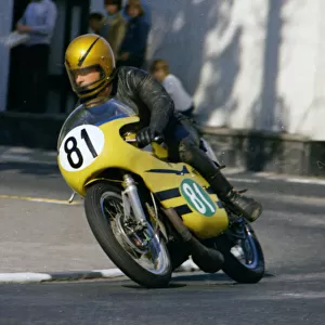 Dan Starkey (Greeves) 1975 Lightweight Manx Grand Prix