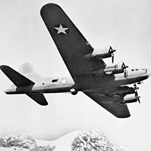 A World War II Boeing B17 Flying Fortress bomber aircraft