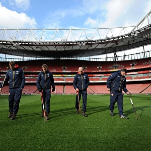 Arsenal vs Swansea City: Pre-Match Pitch Inspection at Emirates Stadium (2015-16)