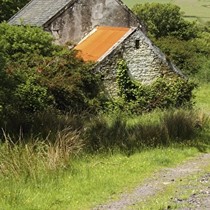old farmhouse on the dingle peninsula in munster region