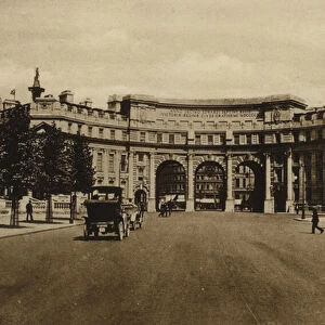 The Admiralty Arch, the Mall, London (b / w photo)