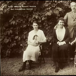 Ak Kaiser Wilhelm II, Empress Hermine, Princesses Carolath, Liersch 8027 (b / w photo)