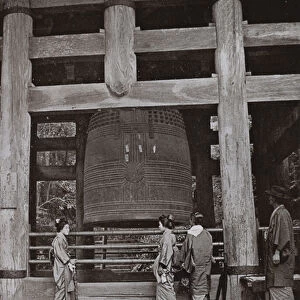 The Great Bell at Chio-in Temple (b / w photo)