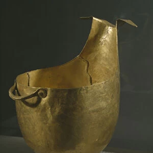Sauce boat or cup for libation, from Heraia in Arcadie