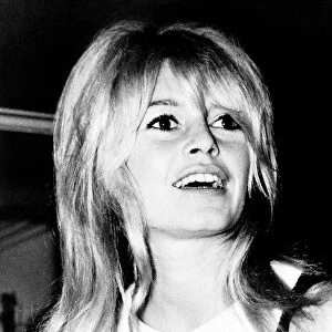 Brigitte Bardot actress October 1963 dbase MSI