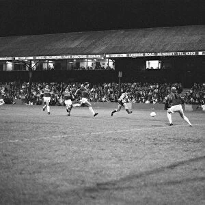 Reading 4-2 Chesterfield, Division Three match at Elm Park, Wednesday 2nd October 1985