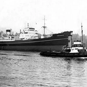 The ship Innesmoor leaving the River Tyne