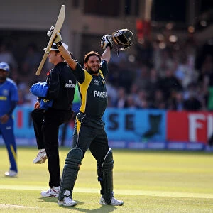 Shahid Afaridi Celebrates Victory After Scoring Winning Run