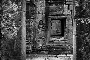 Monochrome bas-relief of crowned woman beside window, Banteay Kdei, Angkor Wat, Cambodia Monochrome bas-relief of crowned woman beside window, Banteay Kdei, Angkor Wat, Cambodia